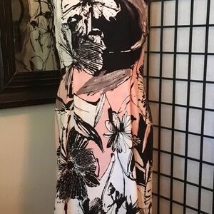 Chic Floral Midi Dress in Peach and Black